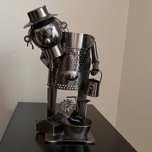 Metal Gardener Bottle holder Sculpture Decorative Figurine